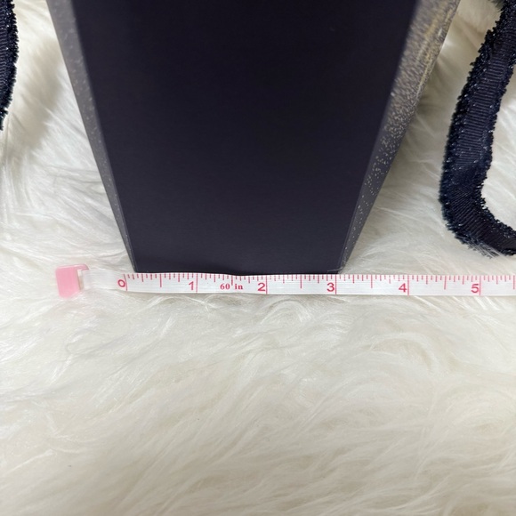 Chanel Camellia Lion Blue Decorative Gift Bag - Picture 13 of 13